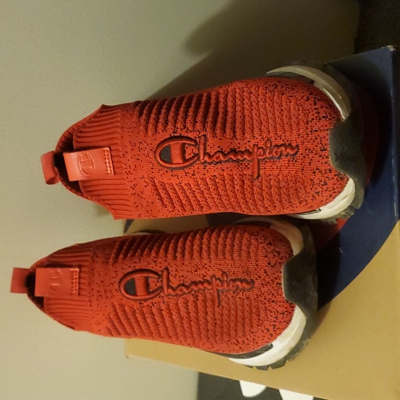 CHAMPION - Picture 7 of 10